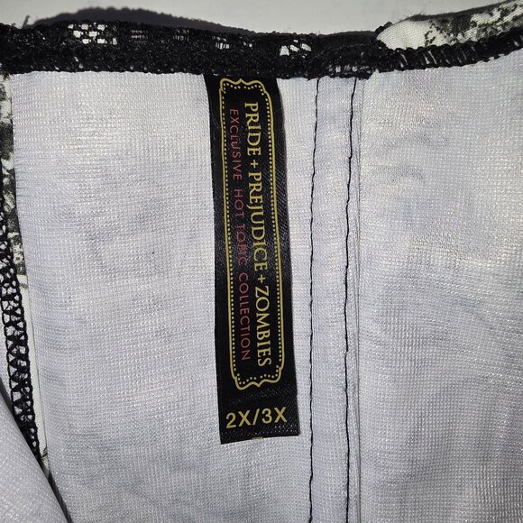 Elegant Black and White Lace Corset - Picture 6 of 8